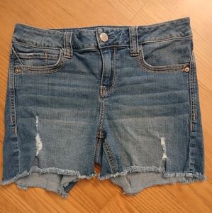 Seven7 Jean Shorts women’s Size 8